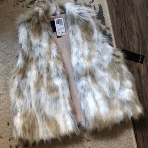 NWT Faux Fur vest F21